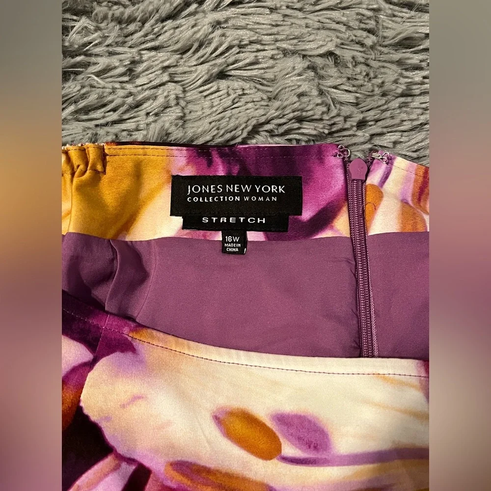 NWT! Jones New York Floral Mini Skirt - Purple and Yellow - Picture 4 of 5